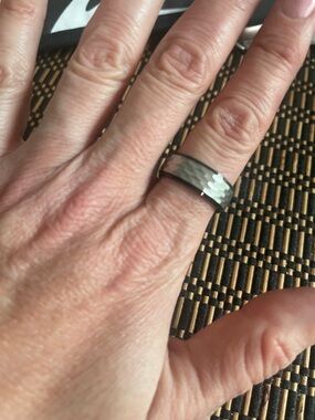 Unisex INOX Hammered Stainless Steel Band Ring - Silver Tone